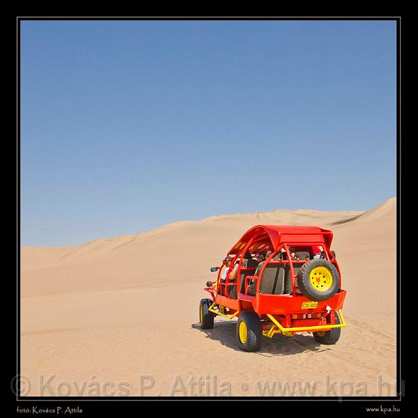 Huacachina Oasis Peru 10.jpg